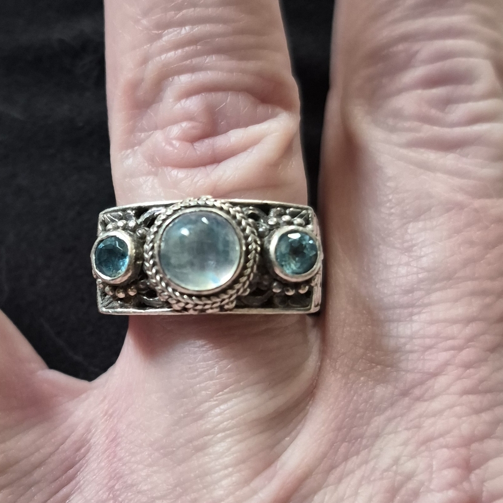 Elegant Silver and Blue Gemstone Ring Size 9